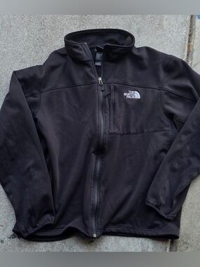 The North Face Black Full-Zip Lightweight Fleece Jacket